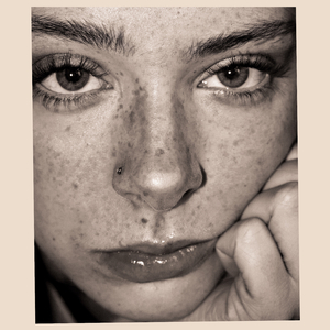 骚逼女人操屄视频
